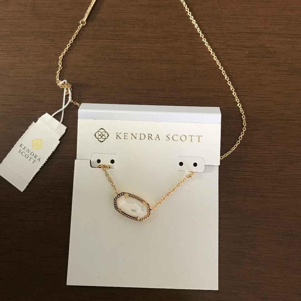 Kendra Scott necklace